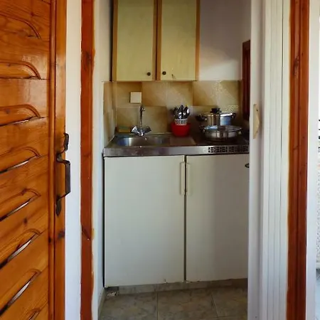 Amazing Seaview Studio Close To The Beach Apartment Finikounta